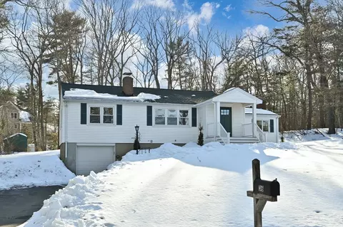 36 Mount Vernon St, North Reading, MA 01864