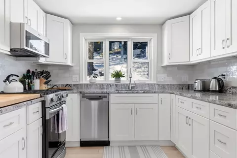 43 Woodside Ln, Arlington, MA 02474