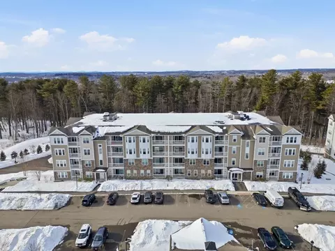 2 Francis Dr #405, Andover, MA 01810