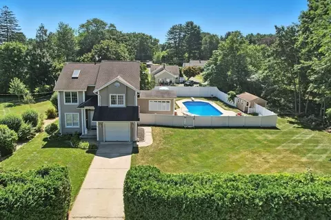 44 Kensington Ave, Westfield, MA 01085