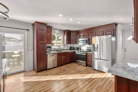 231 Lapham St, Fall River, MA 02721