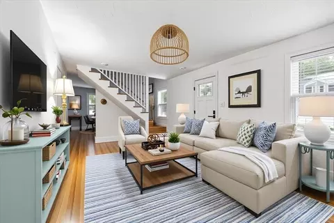 1 Hemlock Rd, Hingham, MA 02043