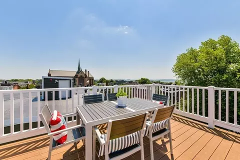 Exterior - 587 E 4th St #3, Boston, MA 02127 photo 1 of 7