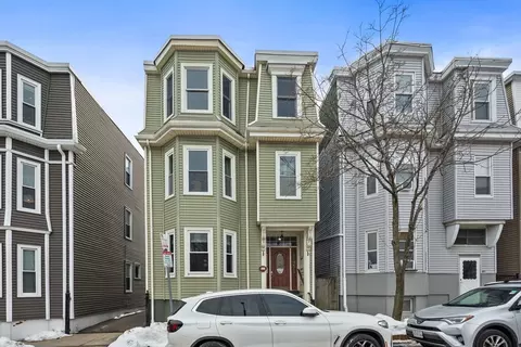 Exterior - 587 E 4th St #3, Boston, MA 02127 photo 6 of 7