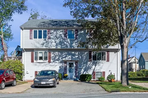 9 Cleveland Pl, Gloucester, MA 01930