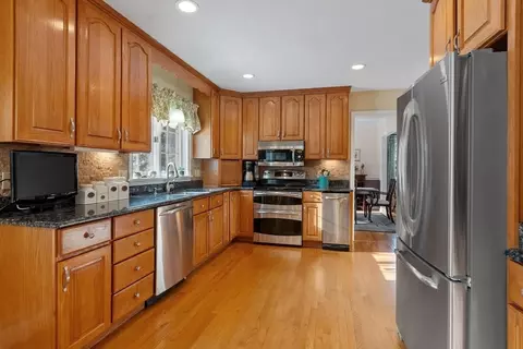 20 Meadow Rd, Beverly, MA 01915 photo 9