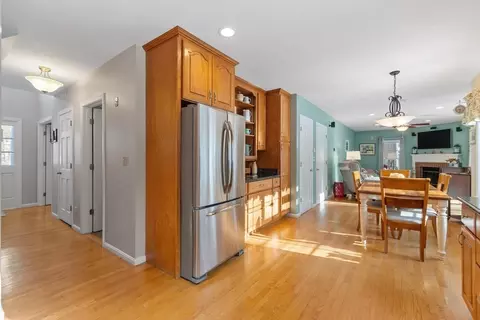 20 Meadow Rd, Beverly, MA 01915 photo 8