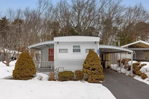 129 Pilgrim Tr, Plymouth, MA 02360