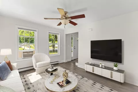 33 White St, Raynham, MA 02767 photo 9