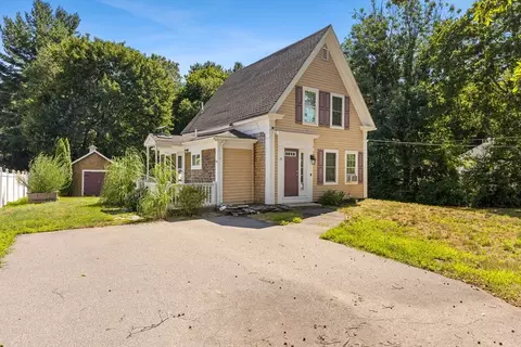 33 White St, Raynham, MA 02767 photo 2