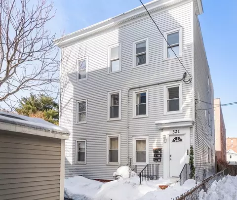 321 Columbia St #3, Cambridge, MA 02141