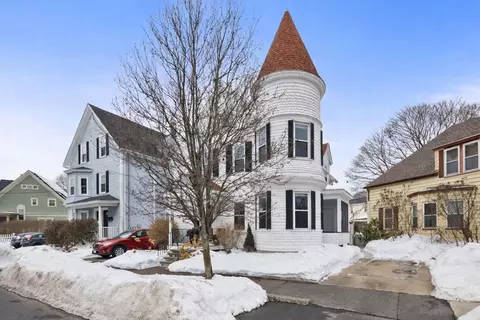 27 Liberty Hill Ave, Salem, MA 01970