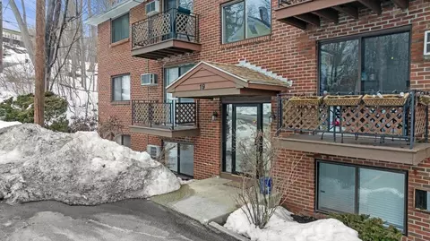 19 Maple St #21, Amesbury, MA 01913