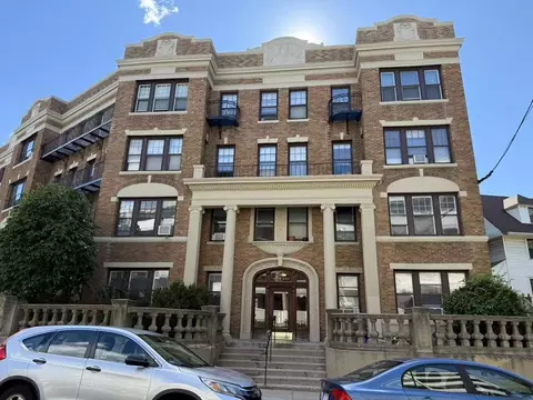 32 Sidlaw #6, Boston, MA 02135