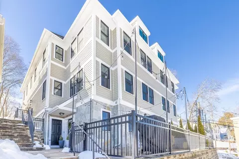 167 Poplar St #1, Boston, MA 02131