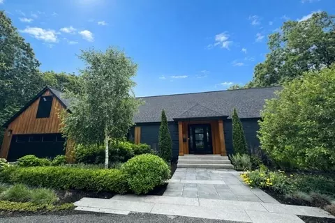 22 Cranmore Rd, Wellesley, MA 02481
