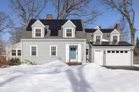 17 Lindbergh Ave, Needham, MA 02494