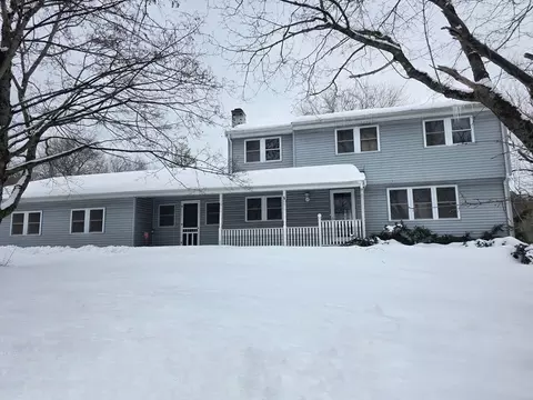 232 School St, Groveland, MA 01834