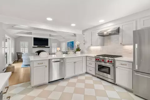 22 Longmeadow Rd, Hingham, MA 02043 photo 7
