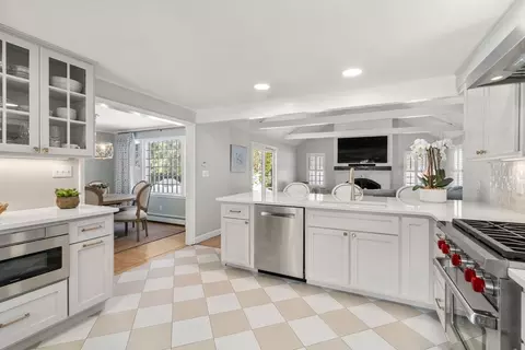 22 Longmeadow Rd, Hingham, MA 02043 photo 8