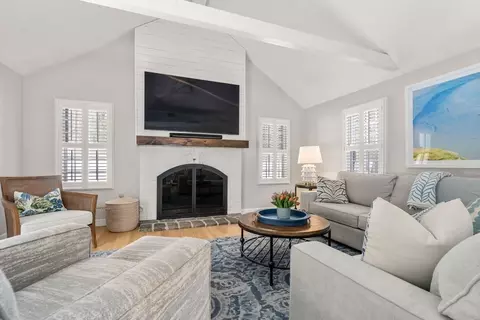 22 Longmeadow Rd, Hingham, MA 02043 photo 3