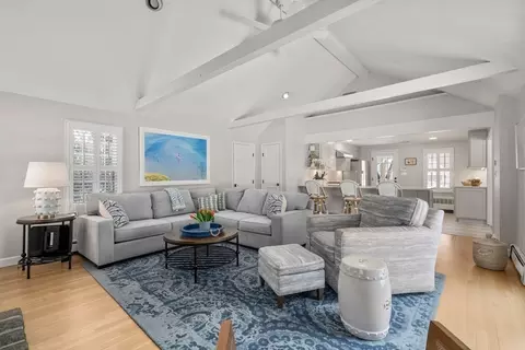 22 Longmeadow Rd, Hingham, MA 02043 photo 2