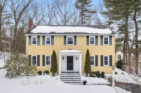 40 Pinewood Rd, Wellesley, MA 02482