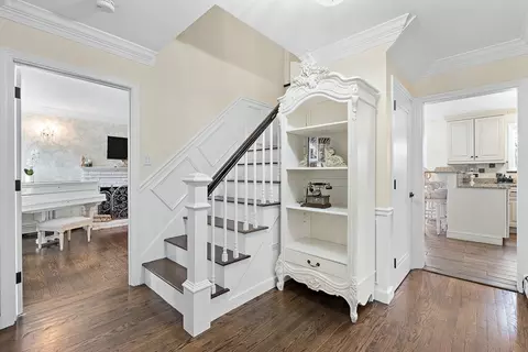 Entry Way - 40 Pinewood Rd, Wellesley, MA 02482 photo 1 of 3