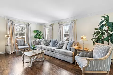 Living - 40 Pinewood Rd, Wellesley, MA 02482 photo 2 of 6