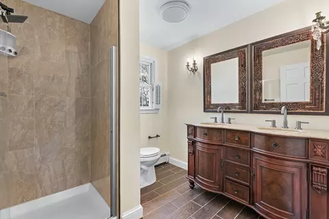 Bath - 40 Pinewood Rd, Wellesley, MA 02482 photo 1 of 3