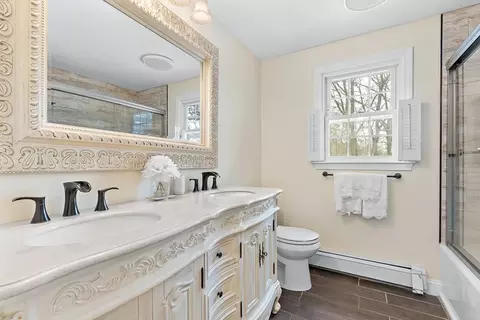 Bath - 40 Pinewood Rd, Wellesley, MA 02482 photo 2 of 3