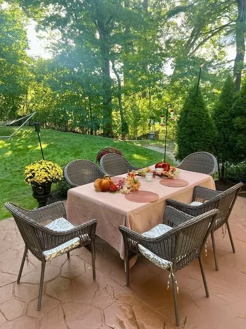 Exterior - 40 Pinewood Rd, Wellesley, MA 02482 photo 2 of 2