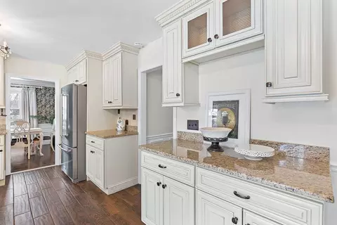 Kitchen - 40 Pinewood Rd, Wellesley, MA 02482 photo 1 of 6
