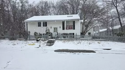 37 Gates Rd, Worcester, MA 01603