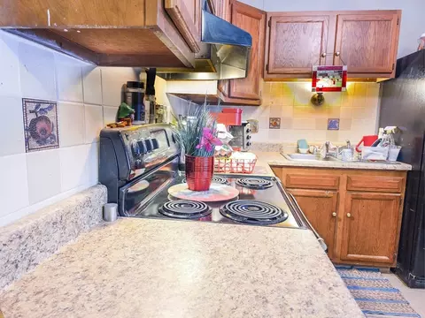 37 Gates Rd, Worcester, MA 01603 photo 11