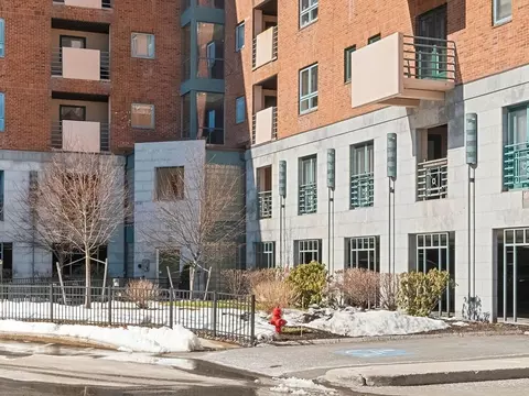 165 Cottage St #413, Chelsea, MA 02150