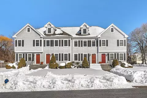 132 Howe St #B, Natick, MA 01760