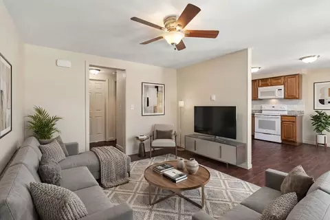 21 Agawam St, Lowell, MA 01852