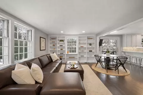 71 Westgate Rd, Wellesley, MA 02481 photo 2