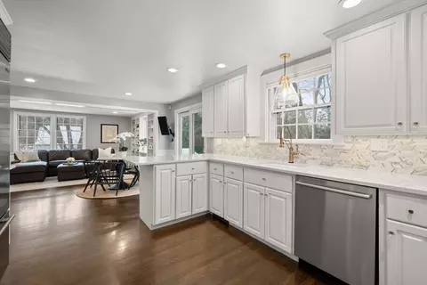 71 Westgate Rd, Wellesley, MA 02481 photo 8