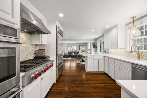 71 Westgate Rd, Wellesley, MA 02481 photo 9