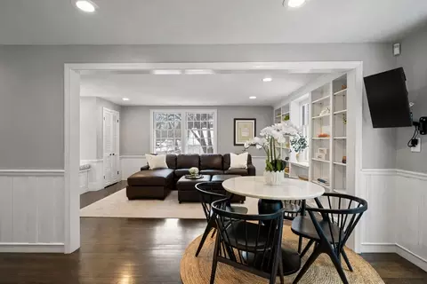 71 Westgate Rd, Wellesley, MA 02481 photo 3
