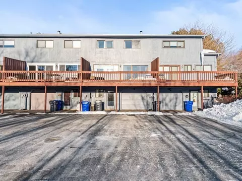 5 Country Club Ln #B, Milford, MA 01757