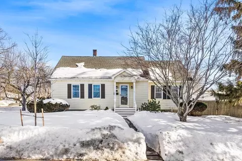 41 Lyman Rd, North Andover, MA 01845