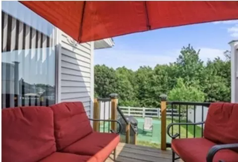 Exterior - 66 Ledgecrest Dr, Worcester, MA 01603 photo 4 of 8