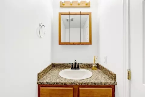 Bath - 66 Ledgecrest Dr, Worcester, MA 01603 photo 1 of 5