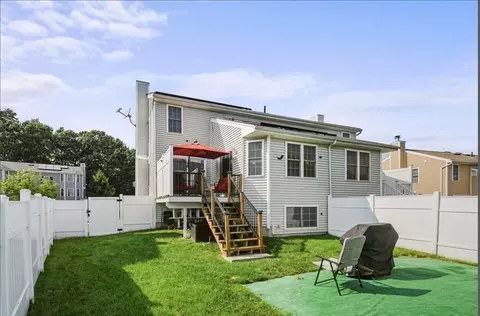 Exterior - 66 Ledgecrest Dr, Worcester, MA 01603 photo 5 of 8