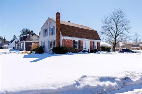 20-22 Bacon St, Oxford, MA 01540