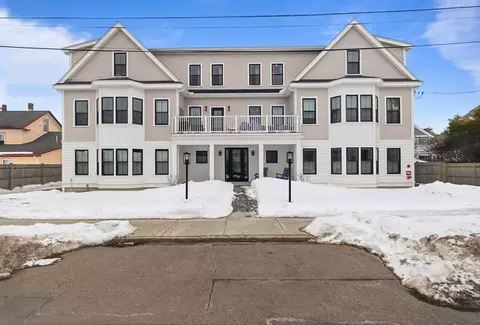 4 Anawan Ave #7, Boston, MA 02132