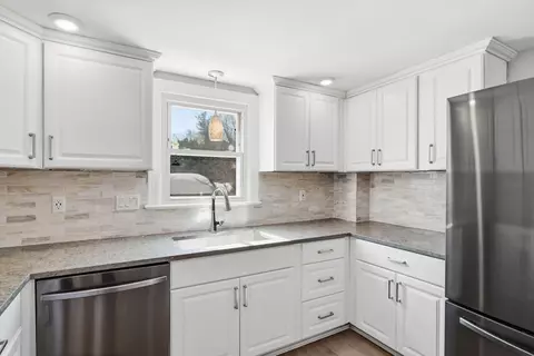 32 Glenview Dr, West Springfield, MA 01089 photo 6